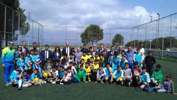 İlçemizde DEKE tarafından düzenlenen ortaokullar arası futbol turnuvası Bıyıklı da yapıldı