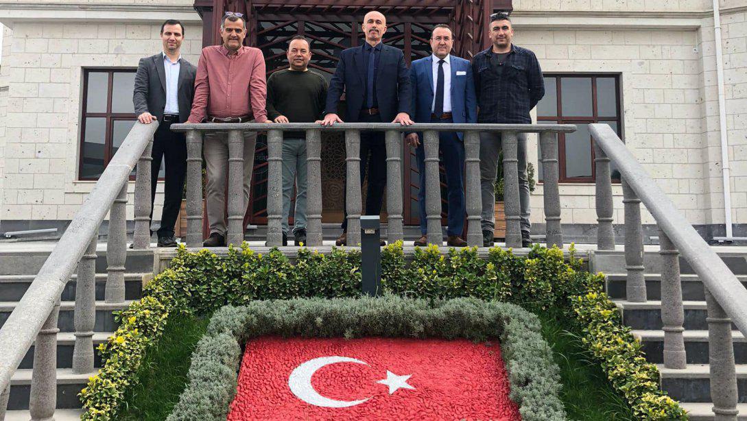 İlçe Milli Eğitim Müdürümüz Sayın Osman ARIKOĞLU ve AR-GE Ekibiyle Çakırbeyli Adnan Menderes Demokrasi Müzesini ziyaret ettiler.
