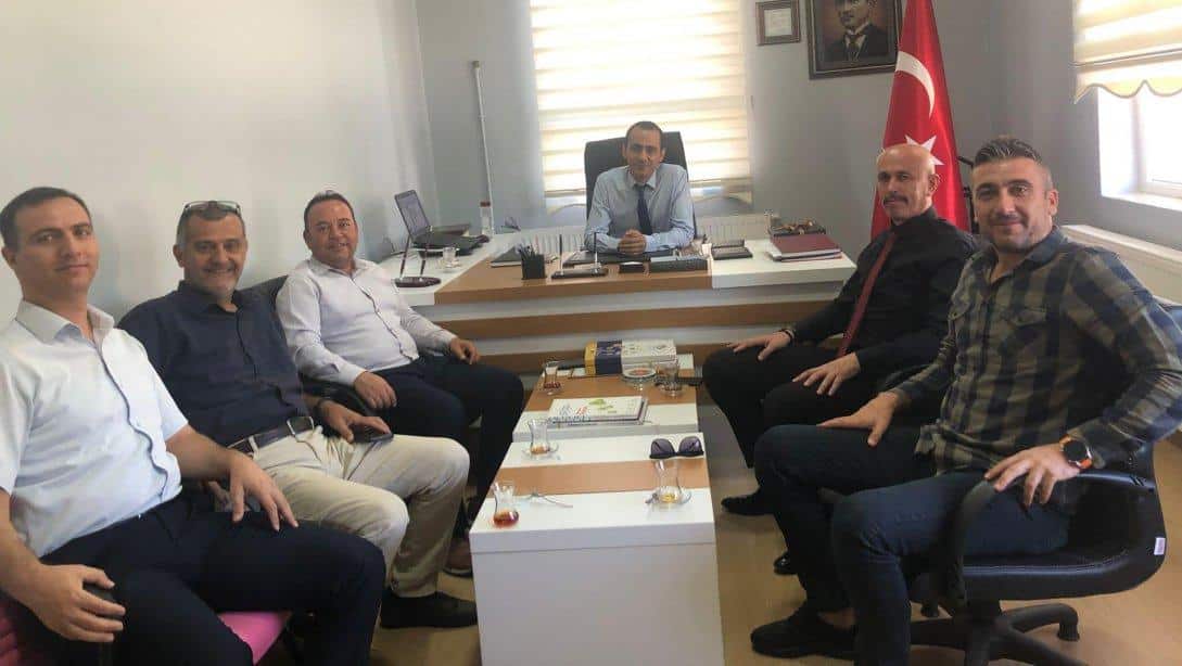 Eğitim Kurumları Yönetici Sınavında başarılı olarak ilçemiz Atatürk İlkokulu'na Müdür olarak atanan Orçun OZAN'a hayırlı olsun ziyaretinde bulunduk. 