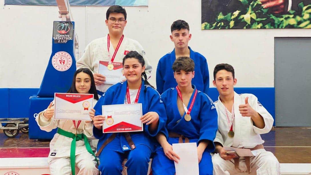 2022-2023 Eğitim Öğretim Yılı Okul Sporları Judo Gençler İl Şampiyonasına Dereceye Giren Öğrencilerimiz