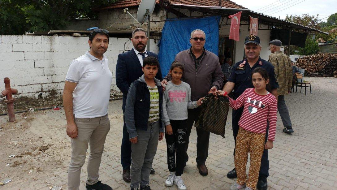 Cumhuriyet'imizin ilanının 100.yılı dolayısıyla bugün tüm okullarımız şehit ve gazi yakınlarını ziyaret ettiler. 