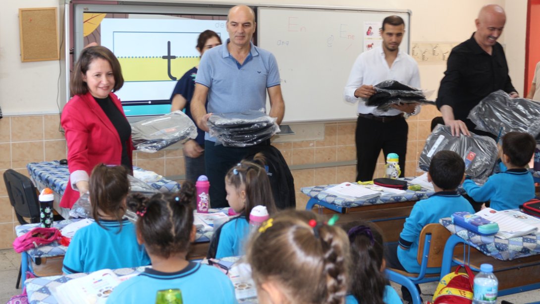 TKDK MERSİNBELENİ İLKOKULUN DA ÇANTA DAĞITIMI YAPTI